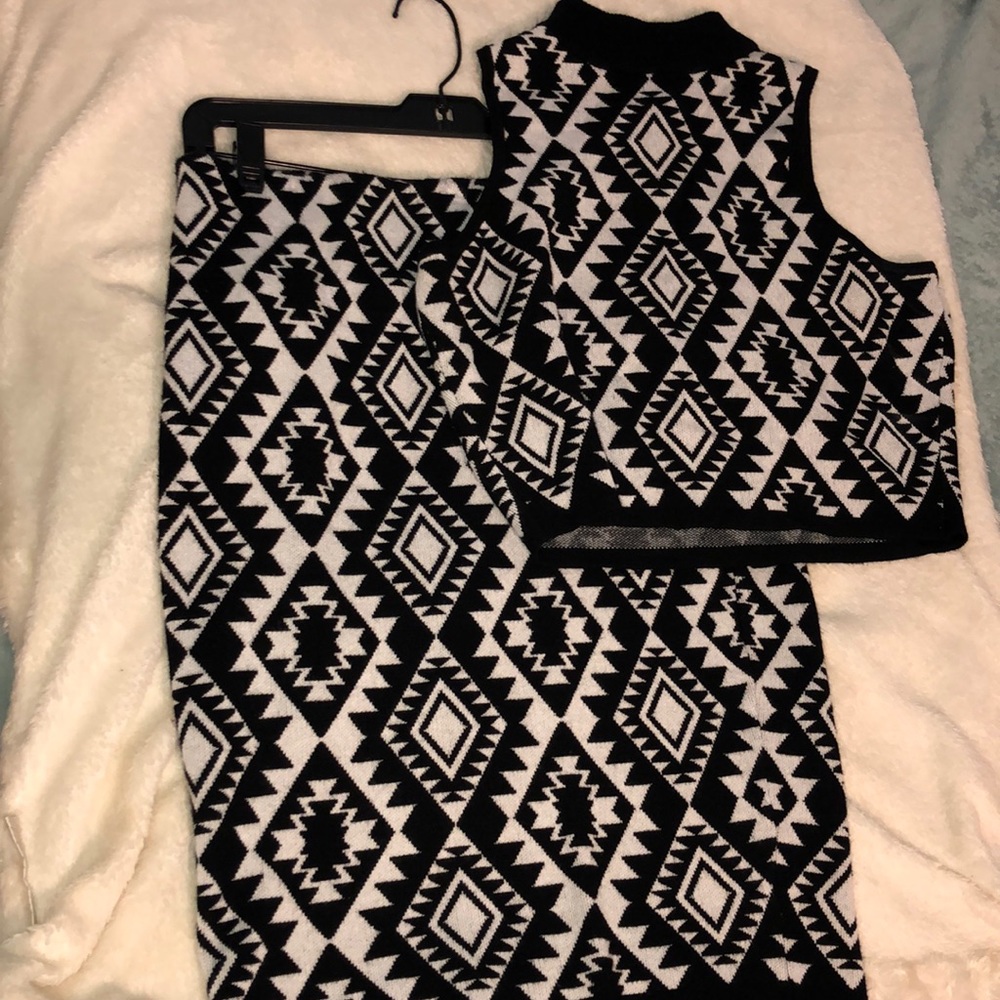 Rue 21 matching set Top size M Skirt size Large